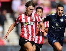 乐鱼体育app-南安普顿客场大胜莱斯特城，抢得三分