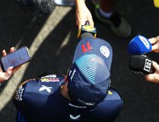 乐鱼体育-红牛车队鏖战索伯车队，佩雷兹关键制胜