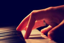 乐鱼体育网站入口-骑士翻盘篮网，锡安关键制胜